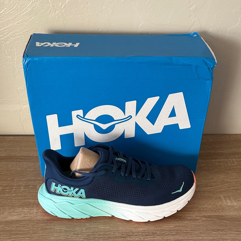 Hoka Arahi 7 Navy and Teal Sneakers Wome size 8